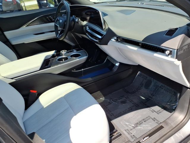 Used 2023 Cadillac Lyriq 2WD image 25