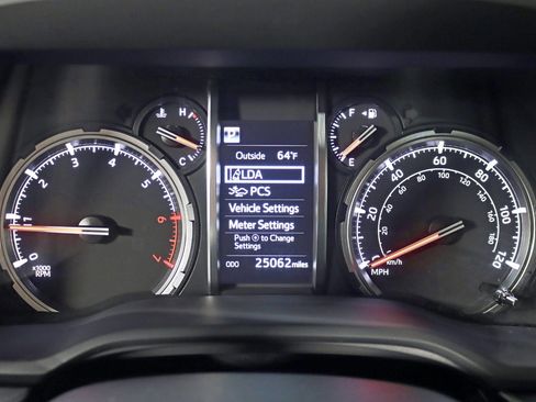 Used 2021 Toyota 4Runner TRD Off-Road Premium w/ Moonroof Package AWD/4WD image 18