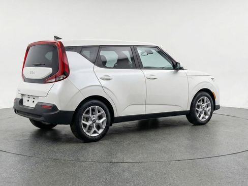 Used 2025 Kia Soul FWD image 9