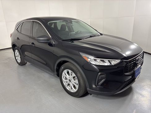 Used 2024 Ford Escape Active FWD image 2
