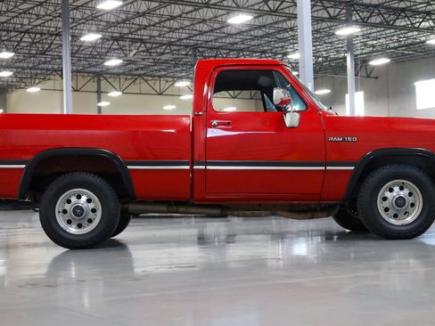 Used 1992 Dodge D/W Truck 150 RWD image 33