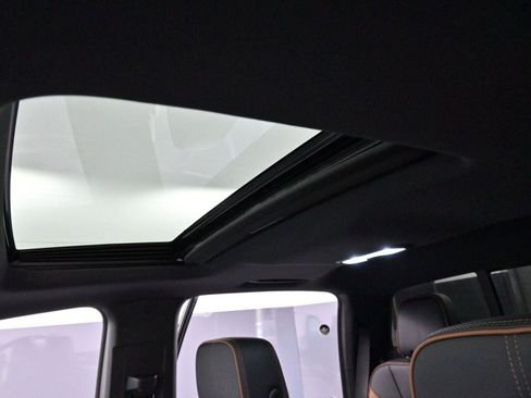 Used 2025 GMC Canyon AT4 w/ Technology Plus Package image 29