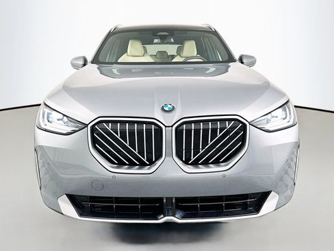 Used 2025 BMW X3 xDrive30 w/ Convenience Package AWD/4WD image 2