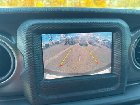 Used 2021 Jeep Wrangler Unlimited Sport image 15