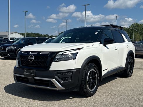 Certified 2023 Nissan Pathfinder Rock Creek AWD/4WD image 2