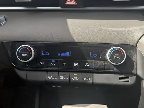 Used 2023 Hyundai Elantra SEL FWD image 17