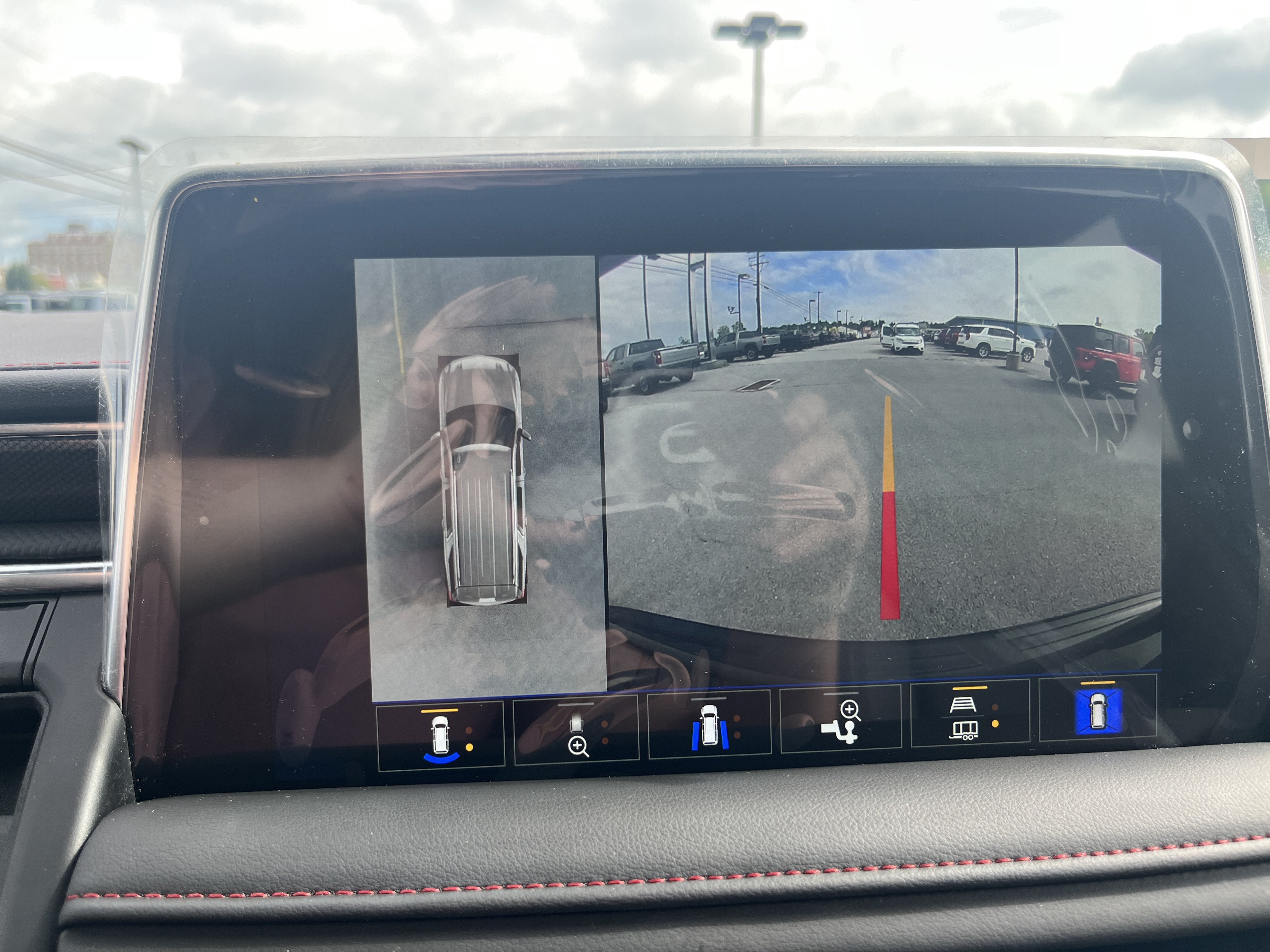 Used 2024 Chevrolet Suburban RST w/ Luxury Package AWD/4WD image 29