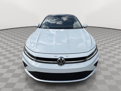 New 2025 Volkswagen Jetta SE image 4