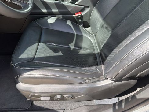 Used 2023 Jeep Grand Cherokee L Limited w/ Luxury Tech Group II image 9