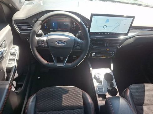 Used 2023 Ford Escape ST-Line w/ Tech Pack #1 AWD/4WD image 2