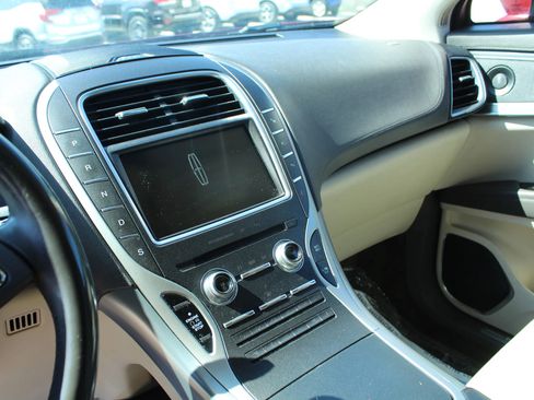 Used 2016 Lincoln MKX Reserve w/ Technology Package image 11