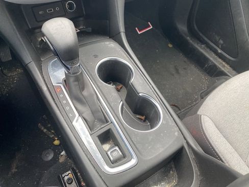 Used 2022 Chevrolet Equinox LS w/ LS Convenience Package image 11