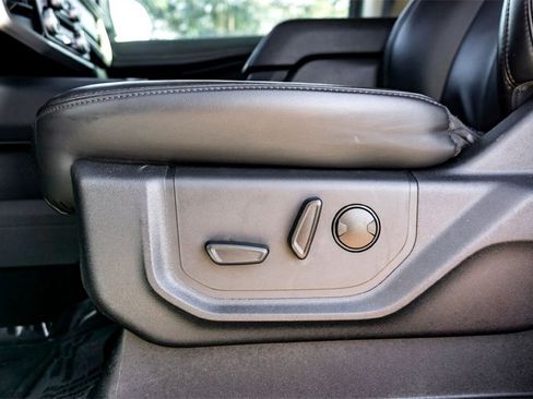 Used 2024 Ford Expedition XLT image 12