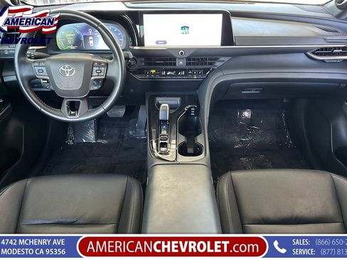 Used 2024 Toyota Crown AWD/4WD image 17