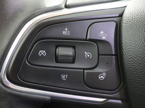 Used 2023 Buick Envision Essence AWD/4WD image 11