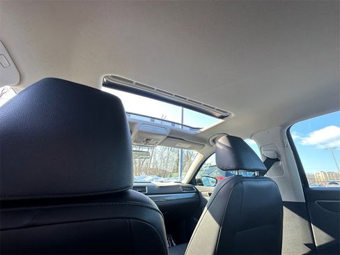 Used 2018 Volkswagen Passat 2.0T SE image 28