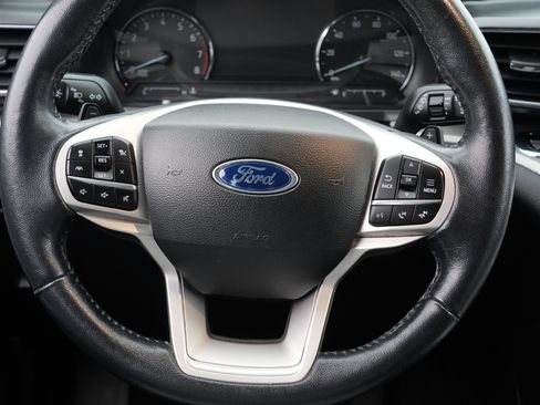 Used 2021 Ford Explorer XLT w/ Equipment Group 202A image 29