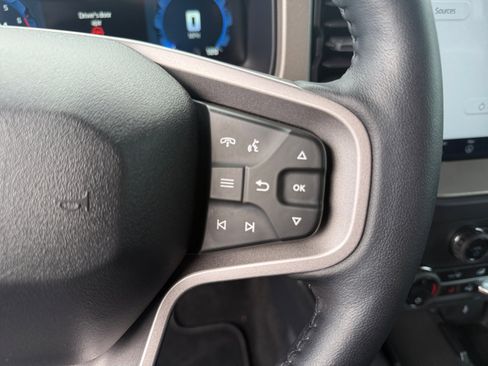 Used 2025 Ford Bronco Outer Banks image 18