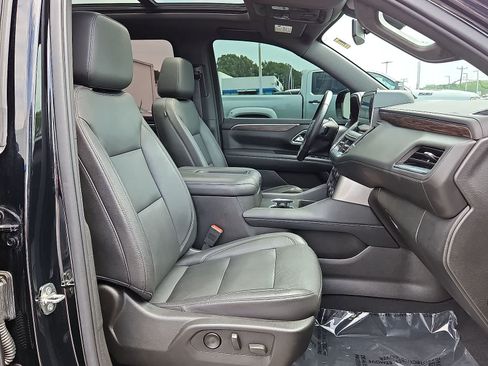 Used 2021 Chevrolet Suburban Z71 w/ Z71 Signature Package AWD/4WD image 34