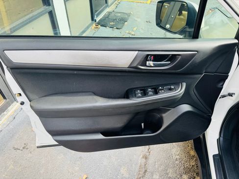 Used 2016 Subaru Outback 2.5i Premium image 10