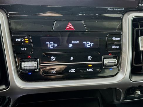 Used 2023 Kia Sorento S w/ Panoramic Sunroof Package AWD/4WD image 16