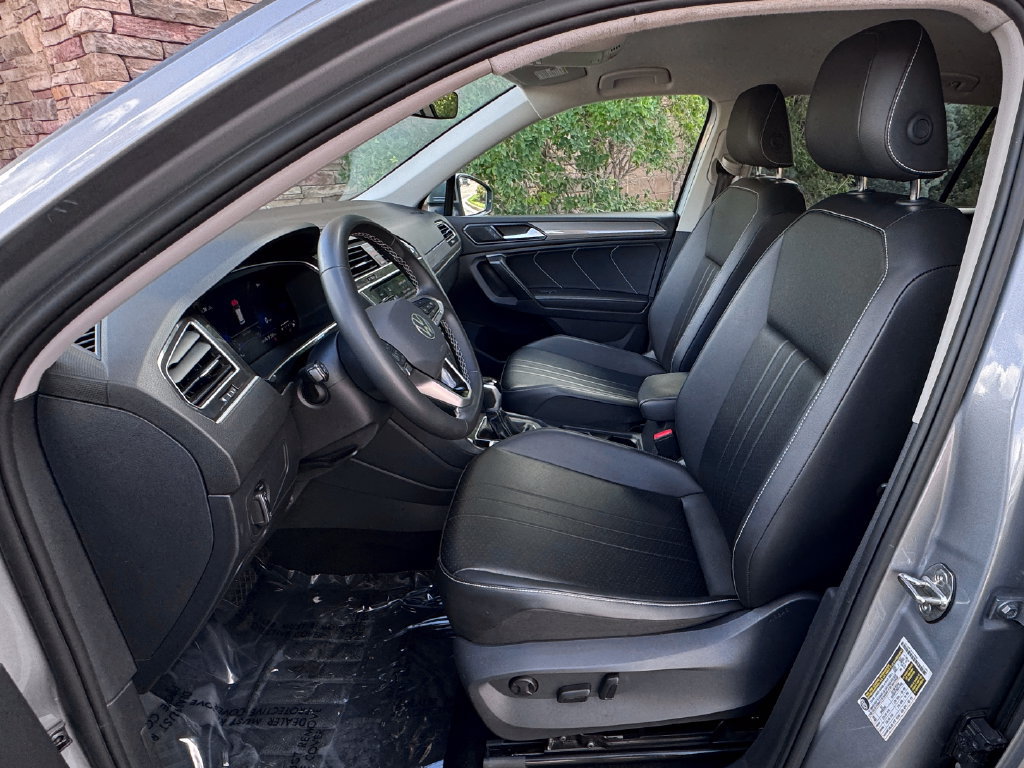 Used 2024 Volkswagen Tiguan SE AWD/4WD image 19