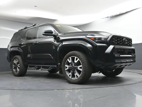 Certified 2025 Toyota 4Runner TRD Sport AWD/4WD image 23