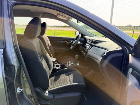 Used 2017 Nissan Rogue S AWD/4WD image 11