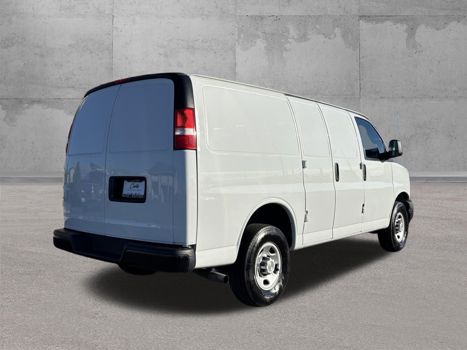 Used 2023 Chevrolet Express 2500 w/ Driver Convenience Package RWD image 7
