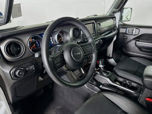 Used 2022 Jeep Wrangler Unlimited Sport image 8