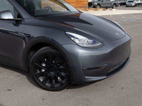 Used 2023 Tesla Model Y Long Range image 7