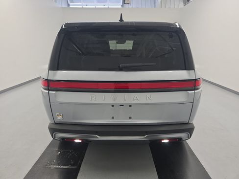 Used 2024 Rivian R1S Adventure AWD/4WD image 4