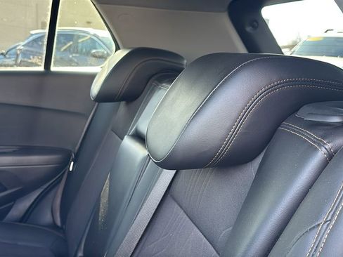 Used 2018 Chevrolet Trax LT w/ LT Convenience Package image 30