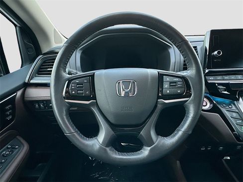 Used 2025 Honda Odyssey Elite image 11