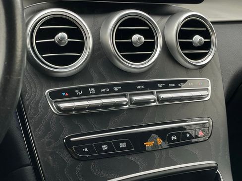 Used 2022 Mercedes-Benz GLC 300 w/ Premium Package Lite image 19