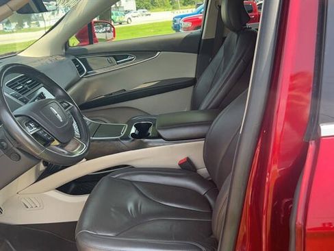 Used 2019 Lincoln Nautilus Select AWD/4WD image 12