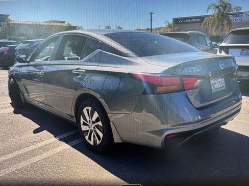 Used 2022 Nissan Altima 2.5 S FWD image 3