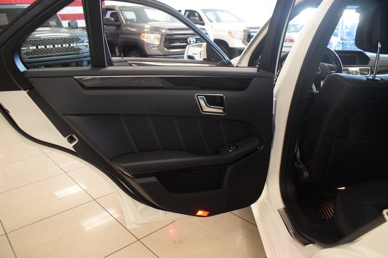 Used 2016 Mercedes-Benz E 400 Sedan image 44
