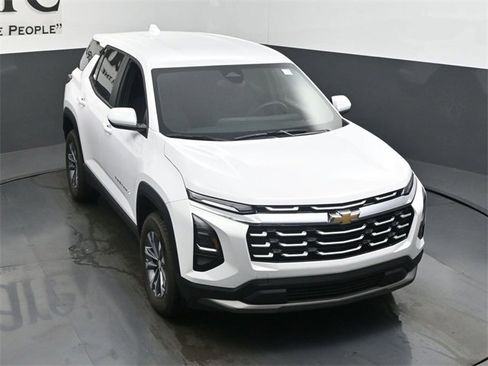 New 2026 Chevrolet Equinox LT w/ LPO, Floor Liner Package image 25