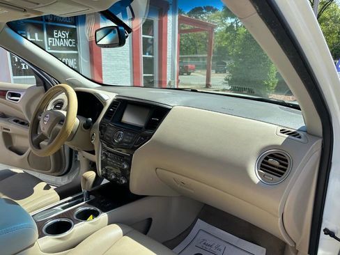 Used 2014 Nissan Pathfinder SL w/ SL Premium Package FWD image 23