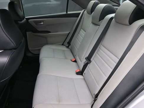 Used 2016 Toyota Camry SE image 8