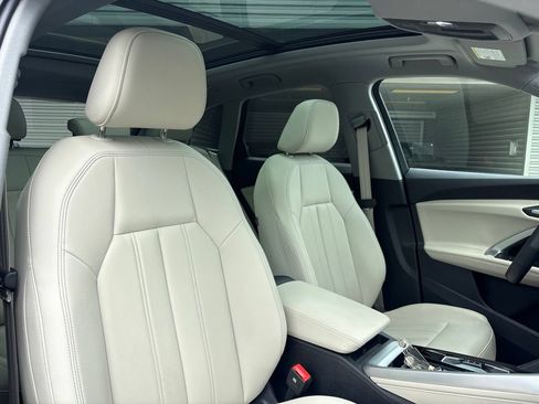 Certified 2025 Audi Q5 Premium w/ Convenience Package AWD/4WD image 16