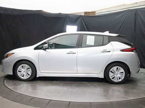 Used 2024 Nissan Leaf S image 9
