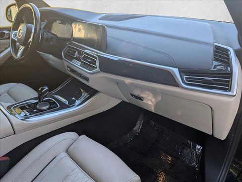 Certified 2022 BMW X5 M50i image 21