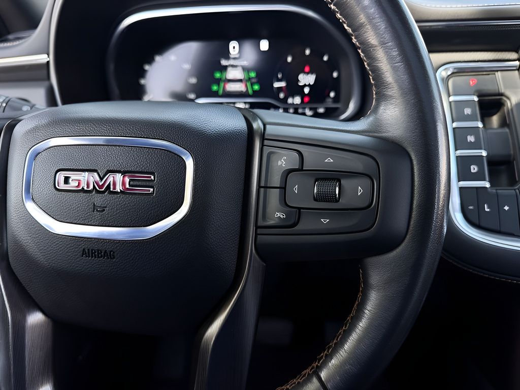 Used 2023 GMC Yukon AT4 AWD/4WD image 12