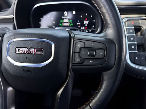 Used 2023 GMC Yukon AT4 AWD/4WD image 12