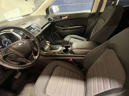 Used 2017 Ford Edge SE image 5