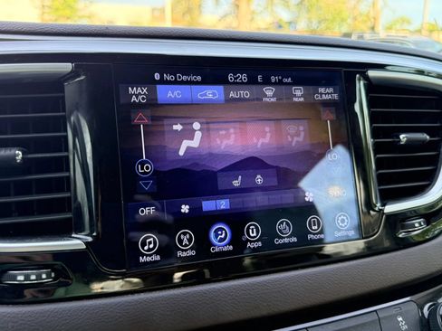 Used 2017 Chrysler Pacifica Touring-L Plus FWD image 21