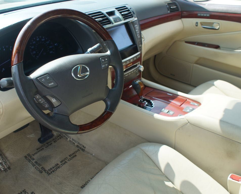 Used 2012 Lexus LS 460 w/ Comfort Pkg RWD image 12