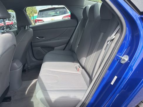 Used 2021 Hyundai Elantra SEL FWD image 13